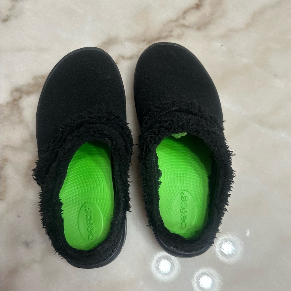 OOFOS Women's Black Clogs 7 - Picture 7 of 11